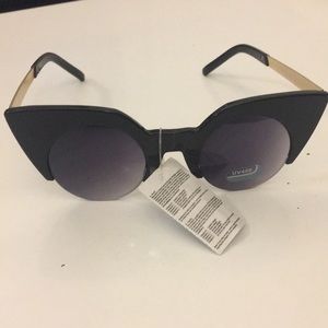 Black/gold cat eye sunglasses